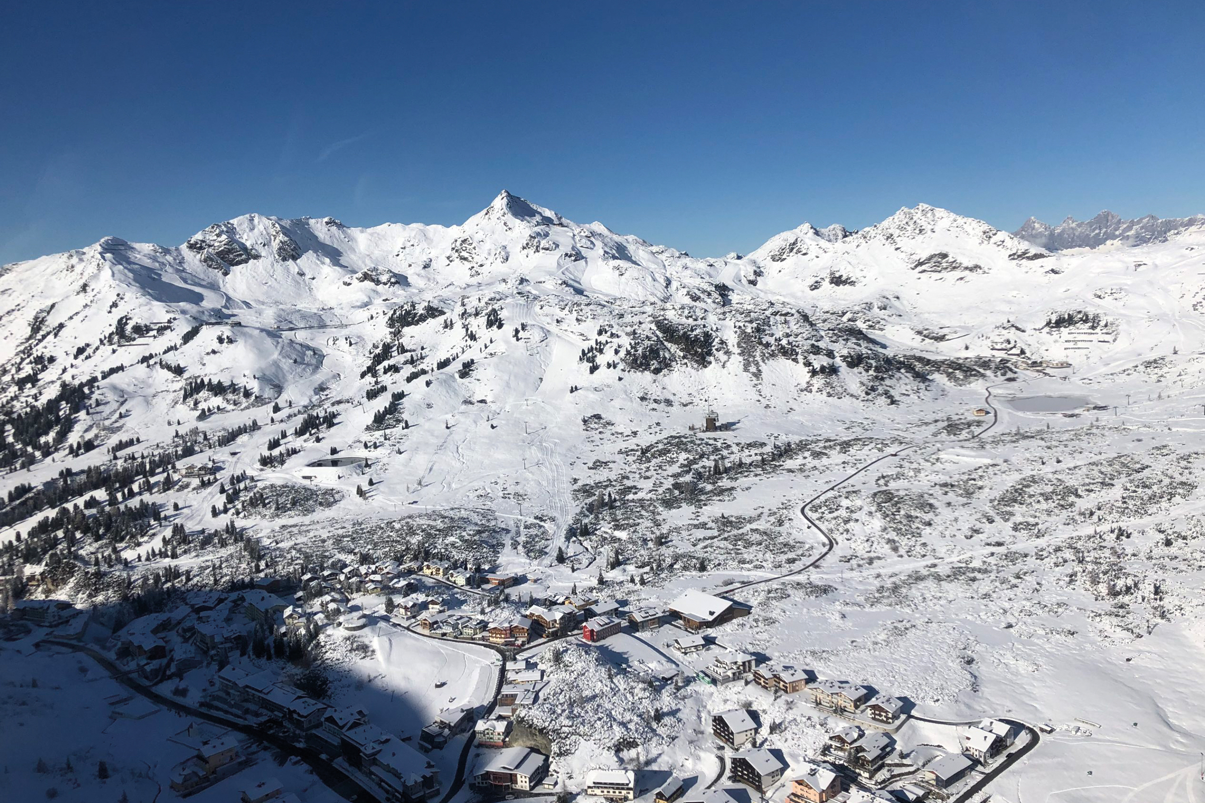 Peak heli service | Helikopter fliegen | Hubschrauber fliegen, PEAKHELISERVICE fotoflug