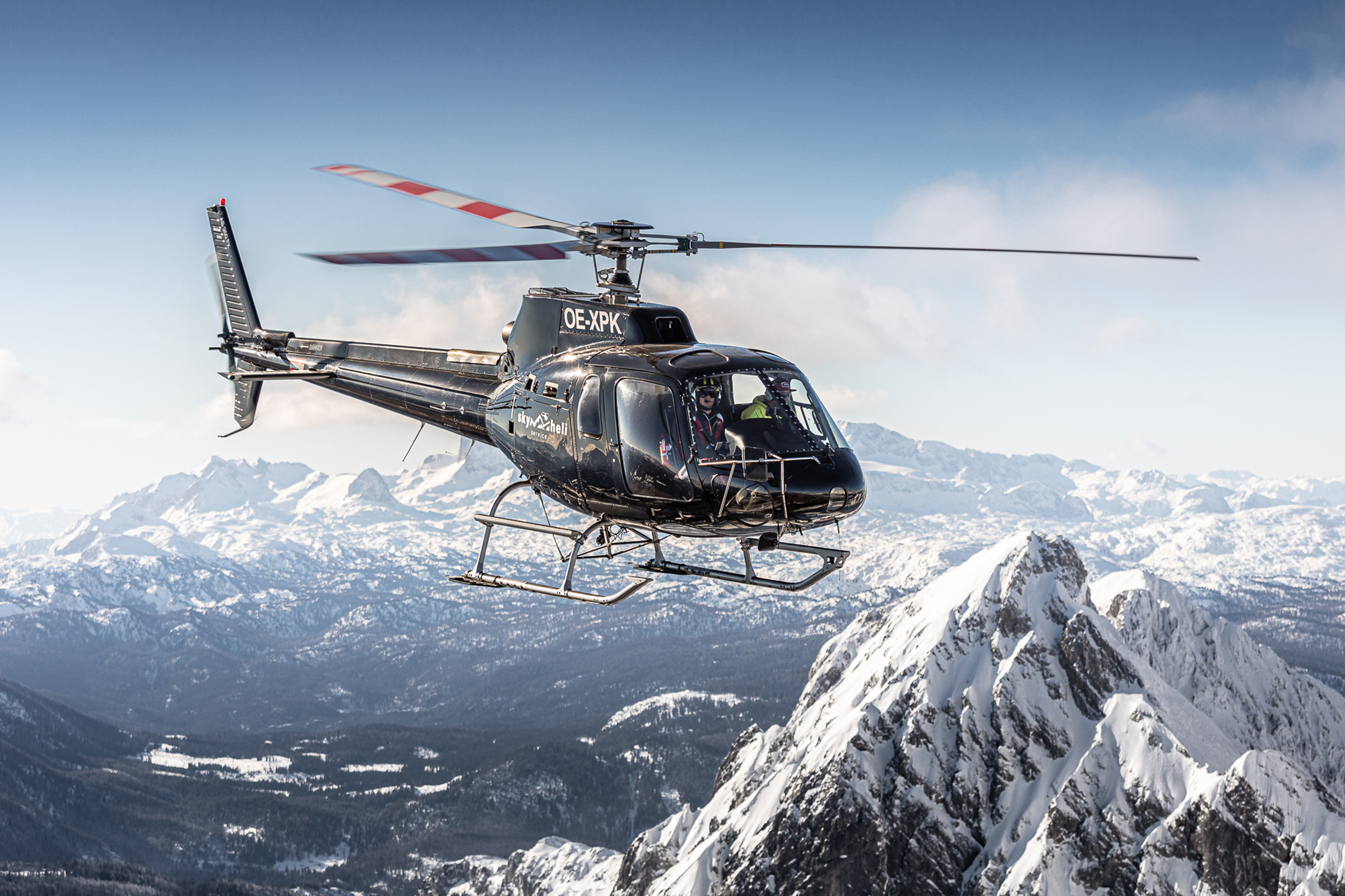 Peak heli service | Helikopter fliegen | Hubschrauber fliegen, PEAKHELISERVICE air2air
