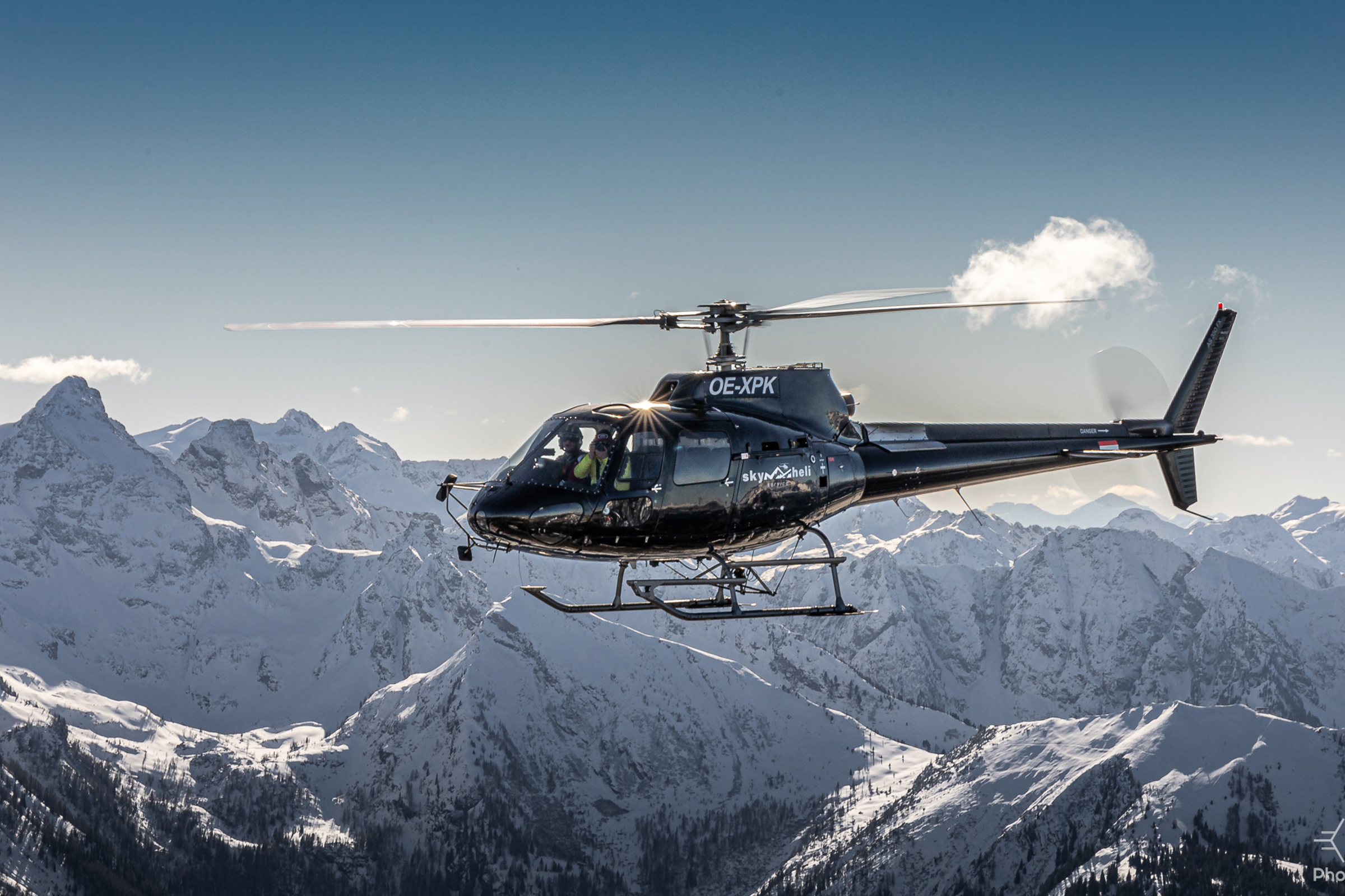 Peak heli service | Helikopter fliegen | Hubschrauber fliegen, PEAKHELISERVICE air2air as350