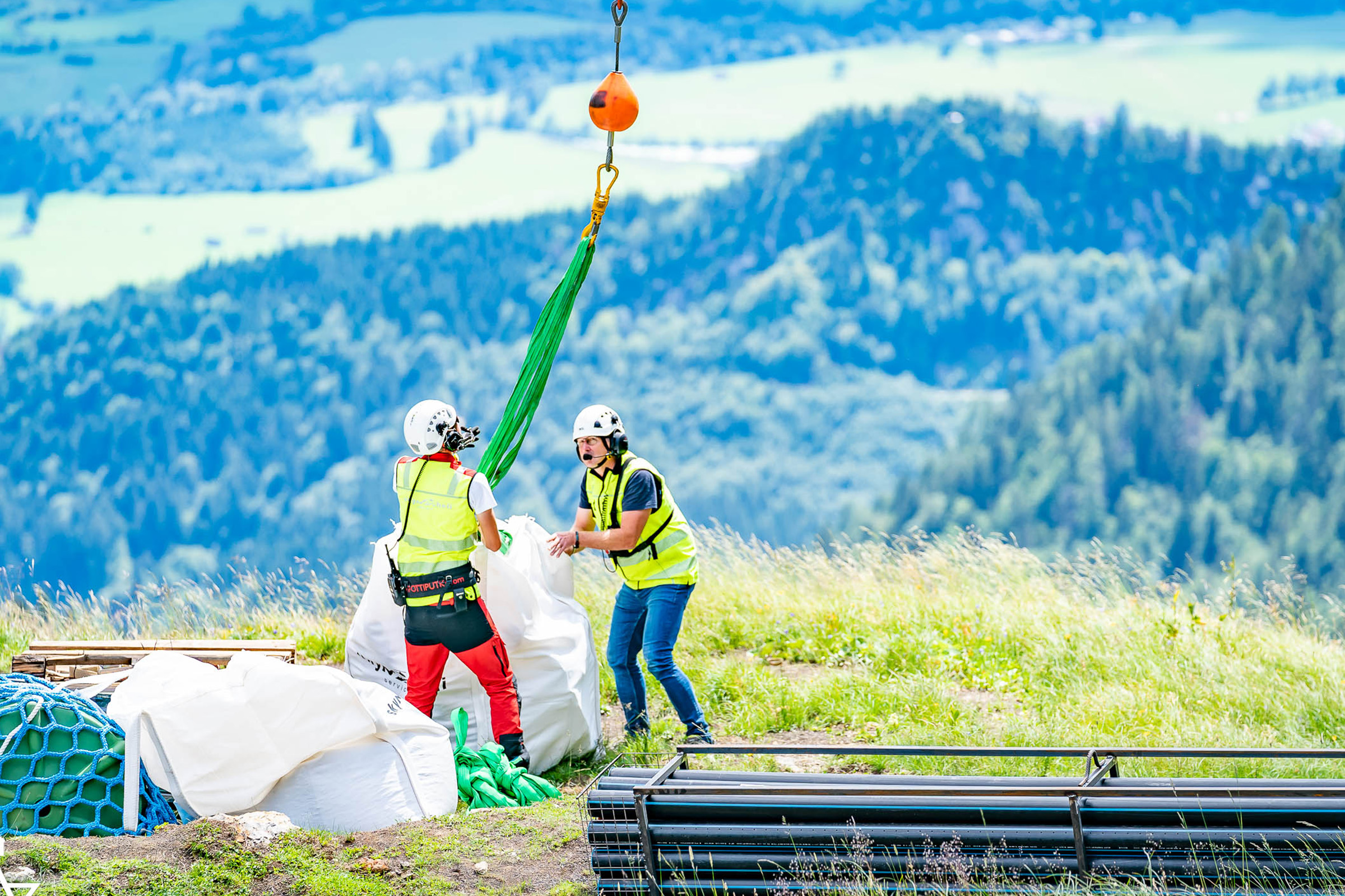 Peak heli service | Helikopter fliegen | Hubschrauber fliegen, PEAKHELISERVICE arbeitsflug crew