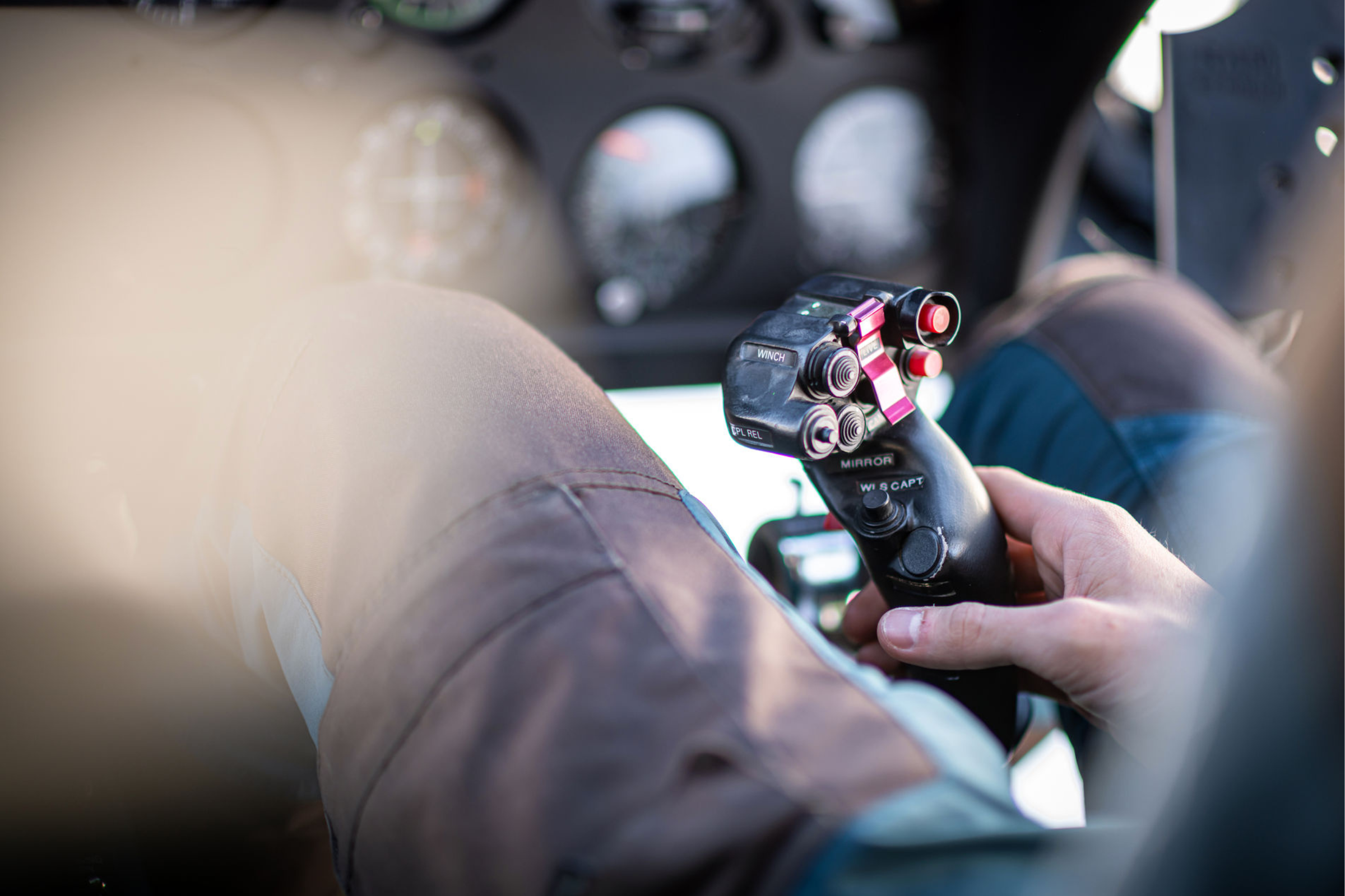 Peak heli service | Helikopter fliegen | Hubschrauber fliegen, PEAKHELISERVICE cockpit
